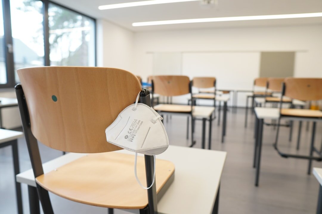 Empty modern classroom with chairs arranged in a circle for a workshop